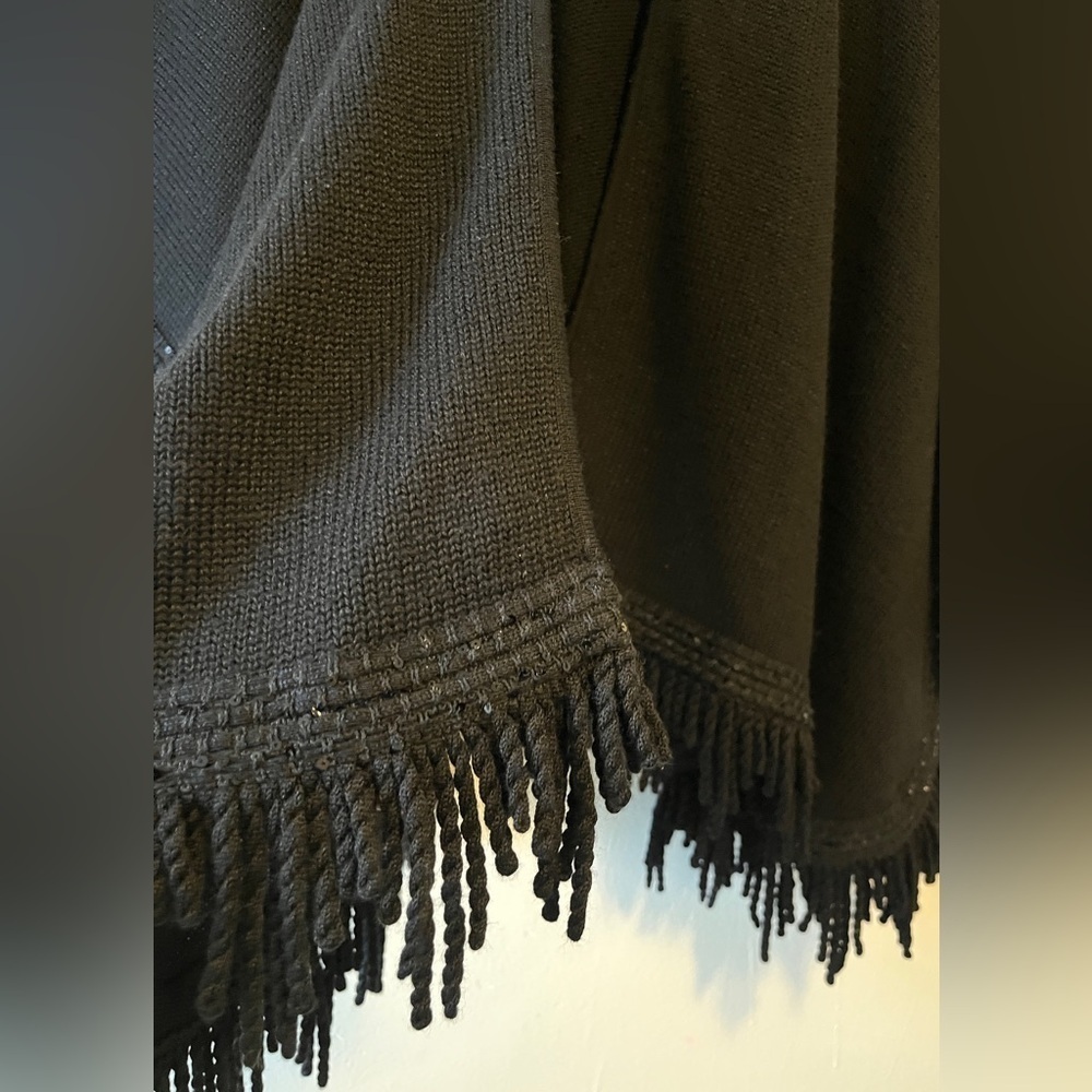 Vintage Made In Italy Mernio Wool Black Fringe Poncho Boho minimalist One Size - Picture 5 of 9